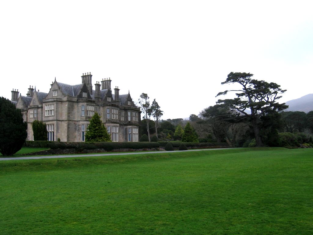 Muckross house.jpg